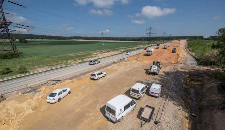 ŘSD zprovozní jeden úsek dálnice D3 u Ševětína. Nezaplacenému pozemku se provoz vyhne