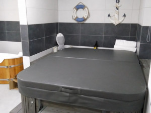 Rodinný wellness Salon King nabídne unikátní solnou finskou saunu i větší solnou jeskyni