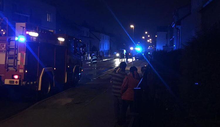 Evakuace lidí z okolních domů