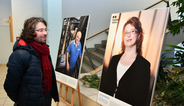 Jihočeský kraj fandí pěstounství. Připravil putovní výstavu