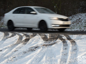 Na Prachaticku a Táborsku sněží, místy hrozí sněhové jazyky