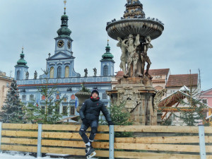 Milan Džuba se učí bruslit.