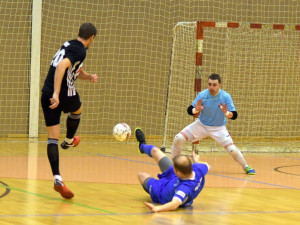 Futsalisté Dynama ve šlágru o postupové šance udolali Kladno. Nastříleli už sto gólů