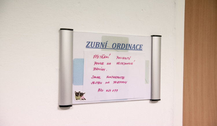 Na českobudějovickém sídlišti Máj ordinuje zubař, kterého ještě nikdo neviděl