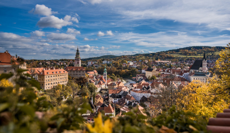 Číňané si postavili vlastní Český Krumlov. Je součástí obrovského Ox Horn campusu