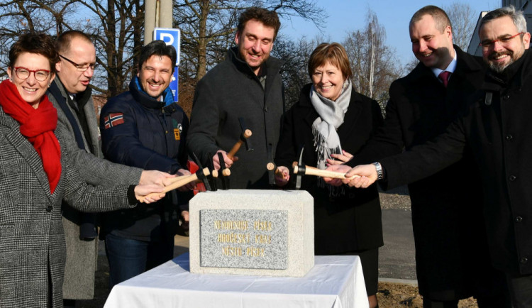 V okolí písecké nemocnice začínají stavební práce