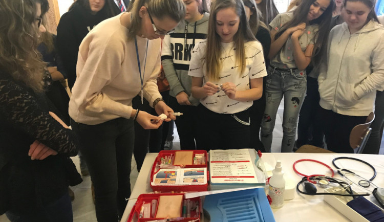 Budoucí studenti středních škol navštívili Nemocnici Prachatice