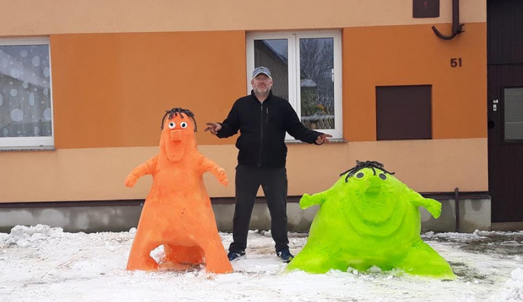 Když Jihočeši staví sněhuláky. Fantazii se meze nekladou
