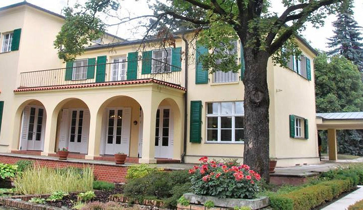 Benešovu vilu v Sezimově Ústí si loni prohlédlo víc lidí