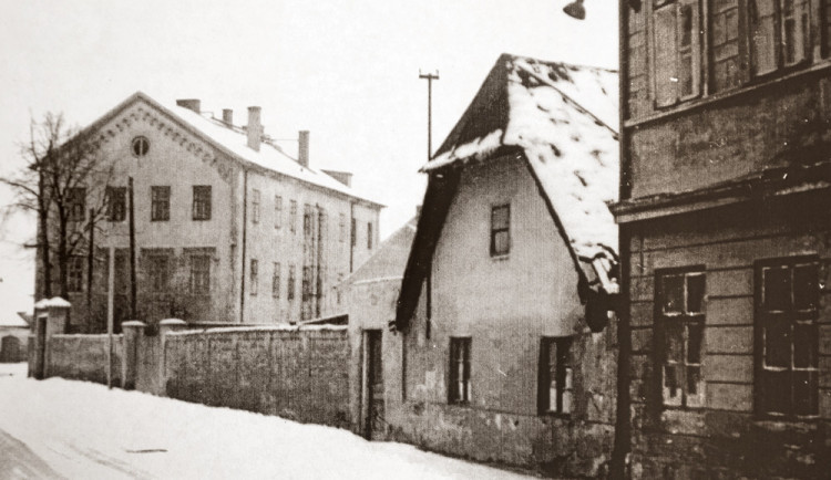 DRBNA HISTORIČKA: Zima ve Staroměstské