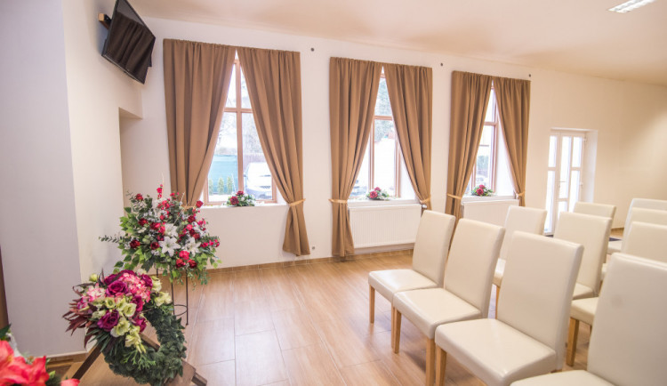 Majitel pohřební služby Memory: Dáváme pozůstalým možnost volby. Mohou si vybrat místo posledního rozloučení i krematorium