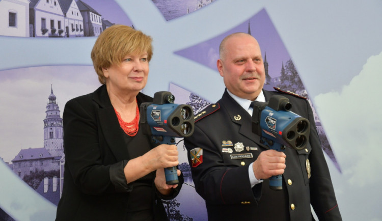 Policisté dnes dostali nové laserové rychloměry