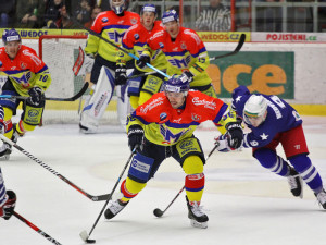 Martin Heřman uniká třebíčskému Lukáši Nedvídkovi