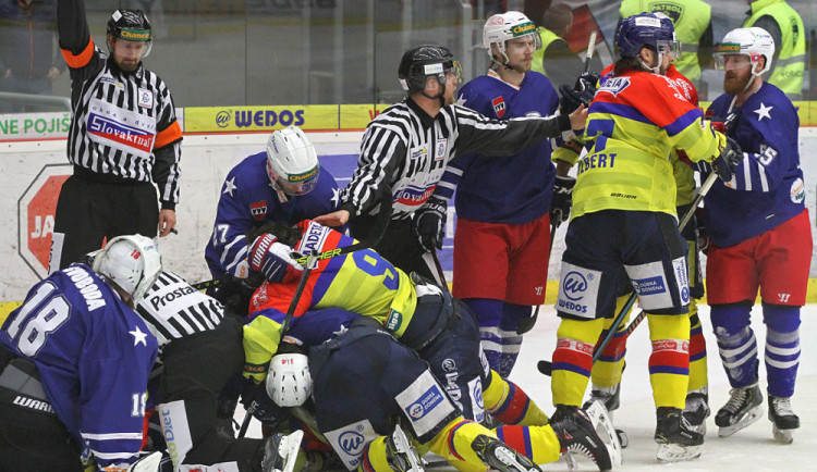 Vyostřený moment v útočném pásmu Motoru před koncem druhé třetiny