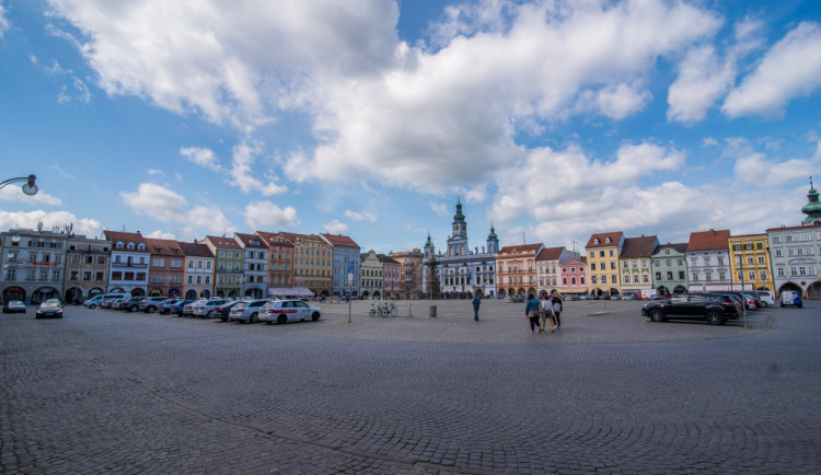 KULTURNÍ TIPY:  Čeká nás Ples města nebo hra Shylock