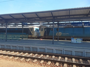 V Budějcích se dnes ráno srazily dvě lokomotivy, škoda přesahuje dva miliony