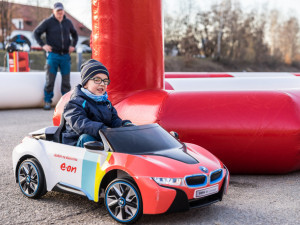 Elektromobily se mohou nabíjet i u náplavky. E.ON otevřel druhou dobíjecí stanici v Budějcích