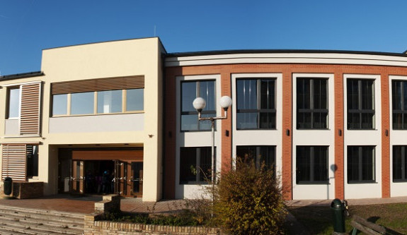 Místo pro plesy, koncerty, divadla, konference? To je Kulturní dům Lišov