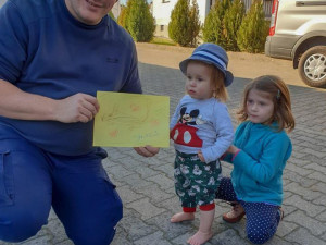 Uvízlého potkana zachránili hasiči. Zpráva obletěla svět. Lidé mu přáli ale i drastickou smrt