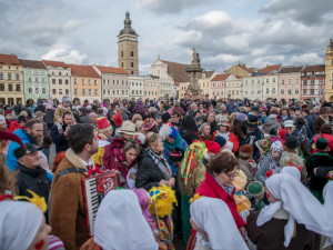 Budějckým náměstím prošel masopustní průvod