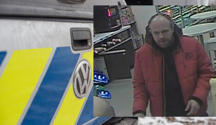 Policisté pátrají po muží z fotografie