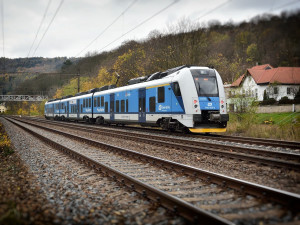 Rychlík u Tábora projel o padesát metrů návěst. Cestující museli být evakuováni