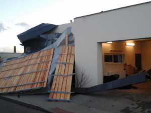 Následky silného větru v Budějcích.