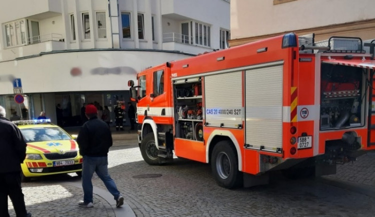 Šest lidí se ve Znojmě nadýchalo neznámé toxické látky, všichni skončili v nemocnici