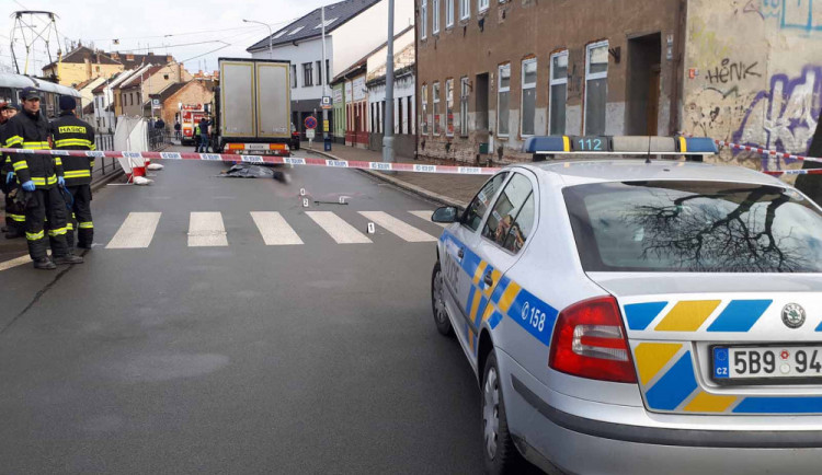 U zastávky Životského v Brně srazil kamion seniorku. Žena na místě zemřela