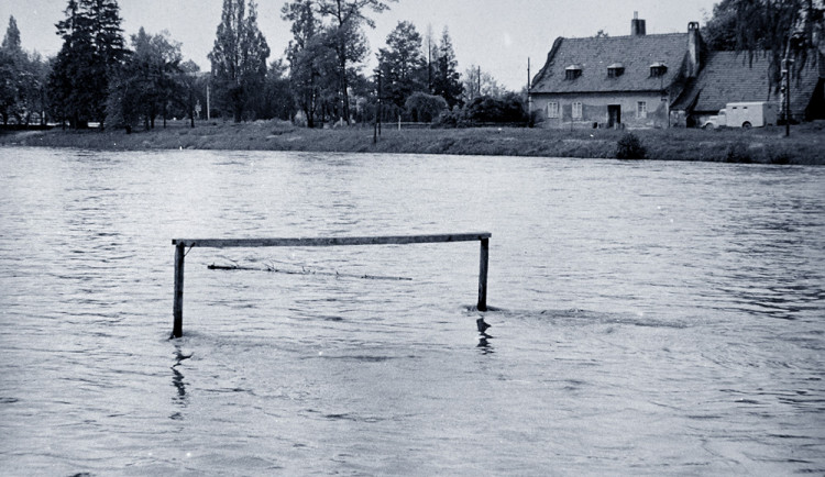 Domek Lanny při povodni 1965 modry
