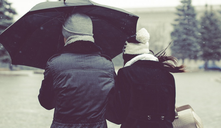 Po teplotních rekordech přijde opět zima, bundy se budou hodit