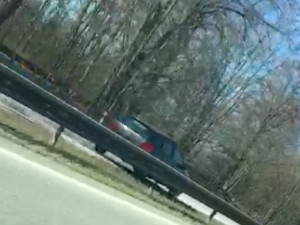 Policisté pátrají po nebezpečném řidiči, který jel v protisměru