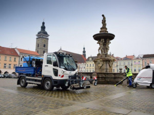 Budějce čeká jarní úklid. Obyvatele upozorní dopravní značky