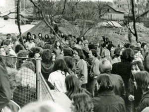 Před 45 lety se v Českých Budějovicích odehrál brutální policejní zákrok proti “máničkám”