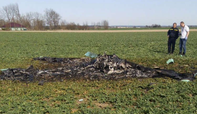 Nehodu letadla na Táborsku způsobila chyba při řízení a přetížení