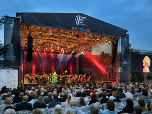 Mezinárodní hudební festival láká do Krumlova na moderní gospely, slavné operní árie nebo keltskou hudbu