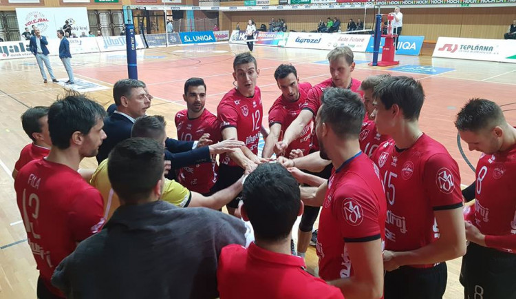 Jihostroj jde do semifinále