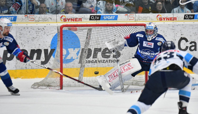 VIDEO/GÓLY: Dramatickou přestřelku rozhodlo až prodloužení. Kometa v prvním zápase pod Ještědem padla