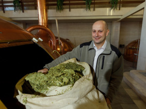 Adam Brož, sládek Budvaru, si k pivovarnictví přidal i logistiku na VŠTE