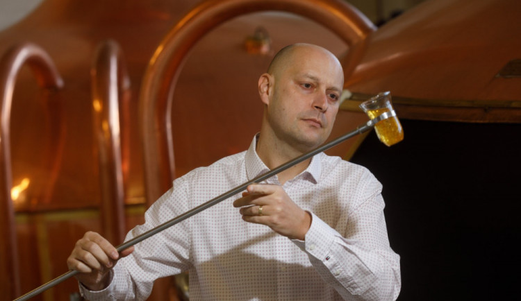 Adam Brož, sládek Budvaru, si k pivovarnictví přidal i logistiku na VŠTE