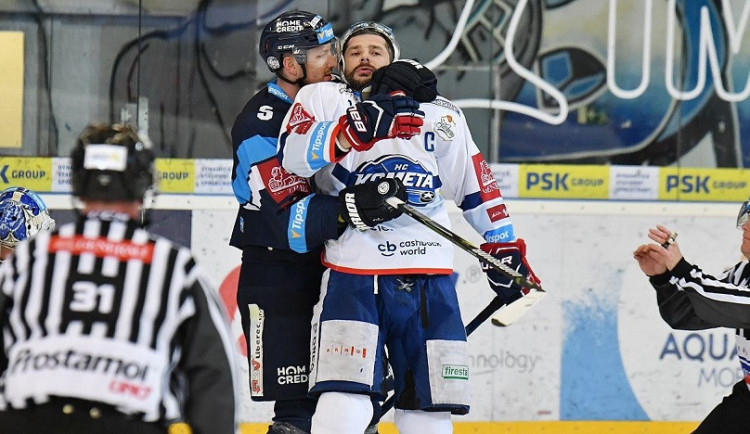 VIDEO/GÓLY: Kometa doma s Libercem padla. Bílí Tygři vedou v semifinále 2:1 na zápasy