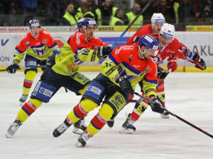 Miloslav Čermák s Romanem Přikrylem vyráží do útoku