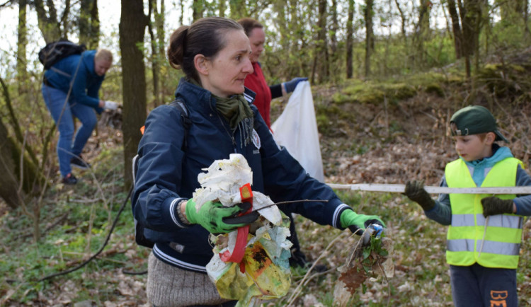 Ukliďme Česko-Dívčice