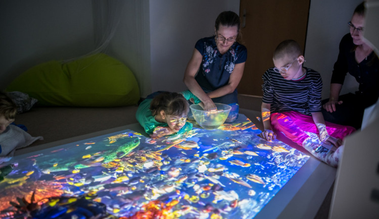VIDEO: Centrum Bazalka má dvě multismyslové místnosti pro děti s těžkým kombinovaným  postižením a děti s poruchou autistického spektra