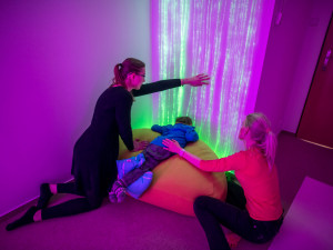 Centrum Bazalka má dvě multismyslové místnosti pro děti s těžkým kombinovaným  postižením a děti s poruchou autistického spektra