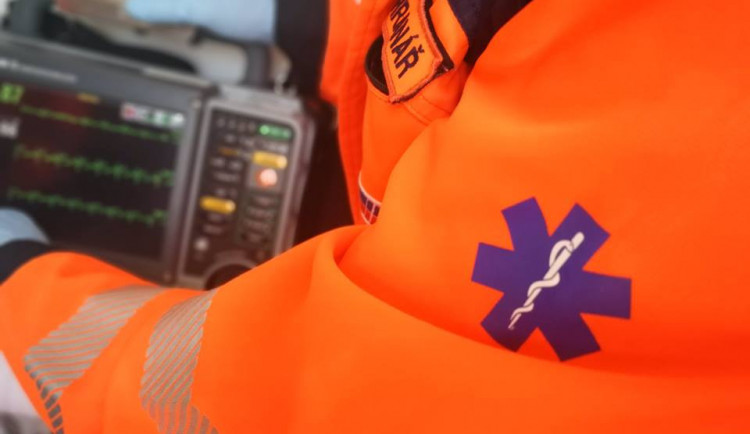 Na Brněnsku se srazila dodávka s náklaďákem, jeden člověk zemřel