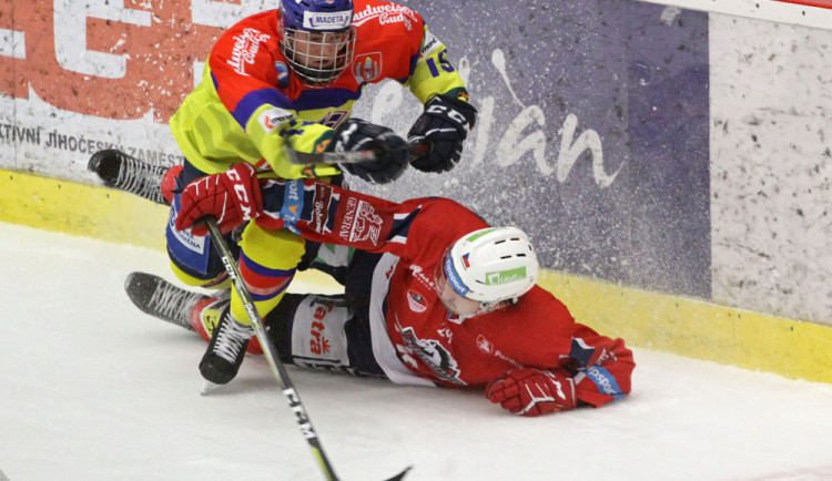 Svůj první gól za A týmu Motoru dal Pardubicím Pavel Novák a stal se tak pátým nejmladším střelcem klubu