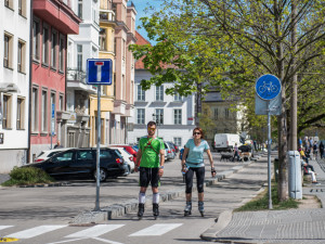 Alkohol u cyklistů policie netoleruje. Bruslaři jsou na tom podle zákona jinak