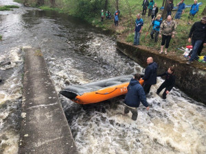 Vodáci v Hamru odemkli Malši. Jelo několik set lidí