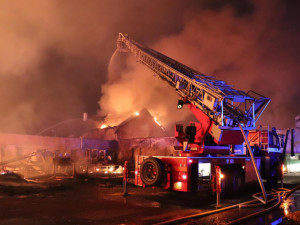 Požár pily v Mirkovicích minutu po minutě